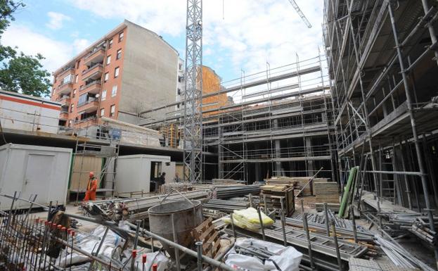 En la construcción, se han contabilizado 1.864 accidentes, por encima de los 1.411 el pasado año.