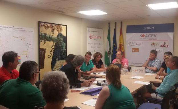 Reunión de trabajo de la nueva plataforma veleña