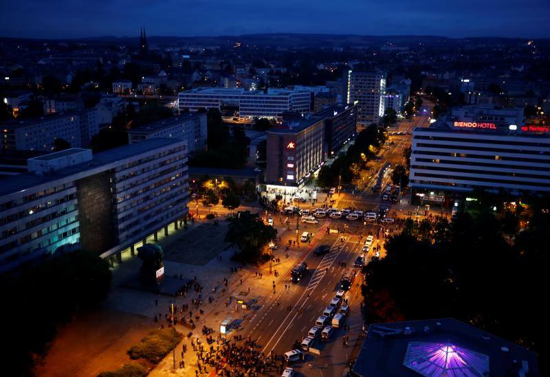 El gran despliegue policial en Chemnitz impidió que los sectores más violentos se enfrentaran más entre sí