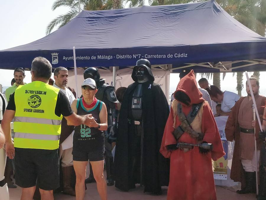 La 'II Gran Recogida de Material Escolar' ha tenido lugar en la playa de la Misericordia y ha estado organizada por la asociación 'Zapas Solidarias'