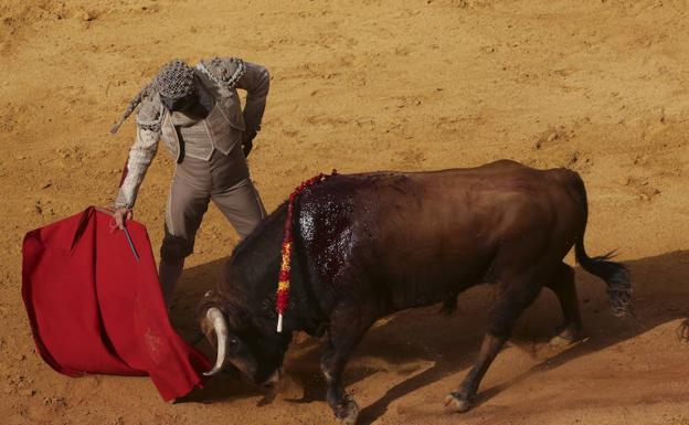 Morante, durante la faena de muleta al primero del festejo. 