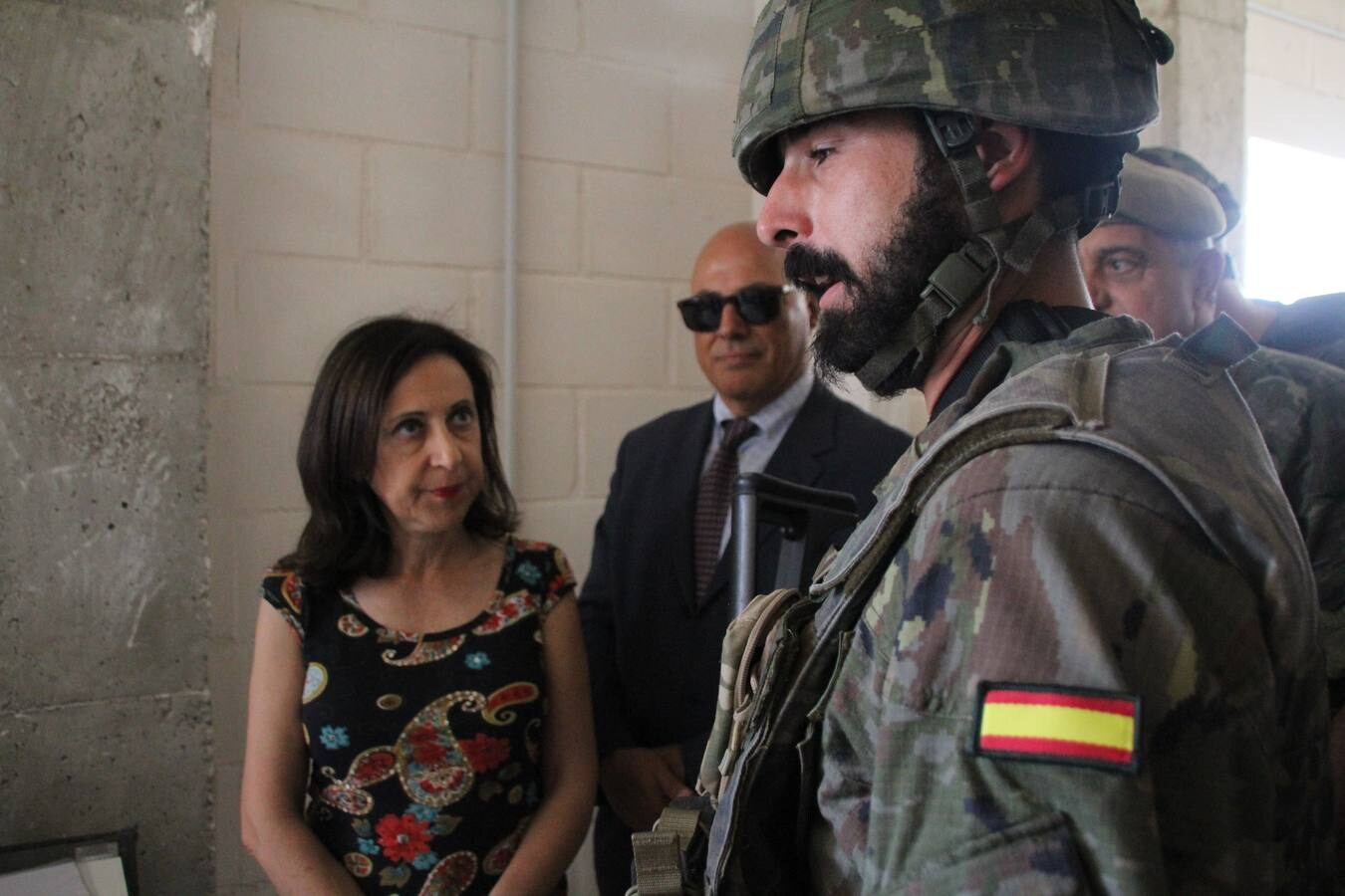 La ministra de Defensa, la socialista Margarita Robles, ha visitado al IV Tercio Alejandro Farnesio de La Legión en el Acuartelamiento de Montejaque, para conocer de primera mano el trabajo diario de este cuerpo militar. 