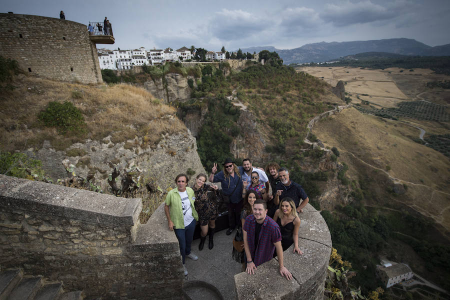 Ambiente y actuaciones en el Auditorio Blas Infante en el balcón del Tajo de Ronda