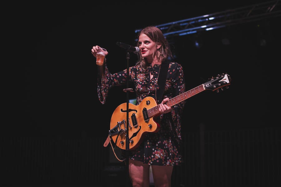 Ambiente y actuaciones en el Auditorio Blas Infante en el balcón del Tajo de Ronda