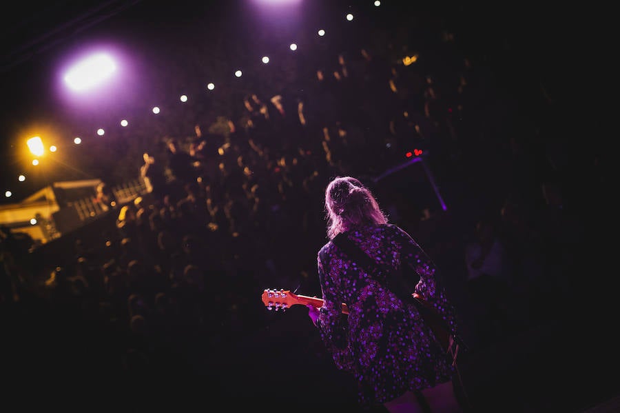 Ambiente y actuaciones en el Auditorio Blas Infante en el balcón del Tajo de Ronda
