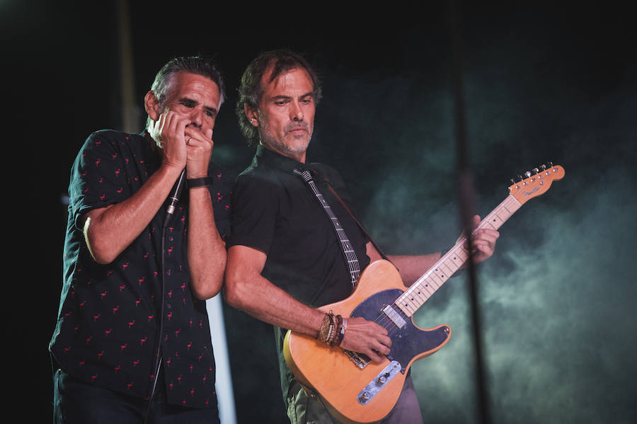 Ambiente y actuaciones en el Auditorio Blas Infante en el balcón del Tajo de Ronda