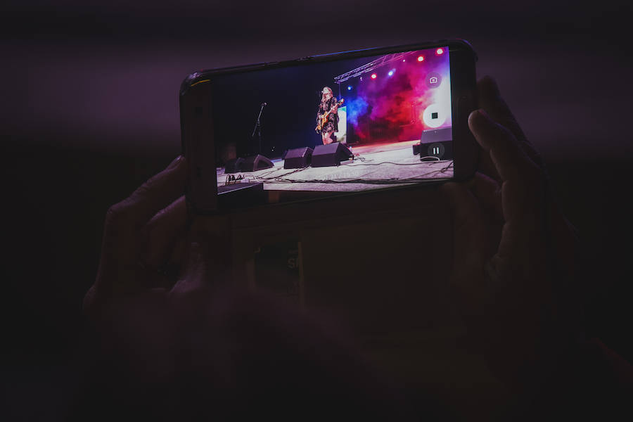 Ambiente y actuaciones en el Auditorio Blas Infante en el balcón del Tajo de Ronda