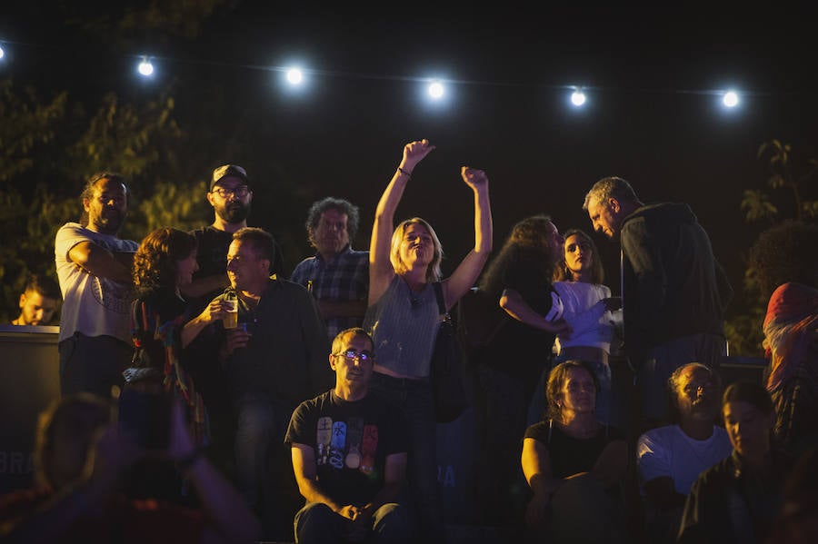 Ambiente y actuaciones en el Auditorio Blas Infante en el balcón del Tajo de Ronda