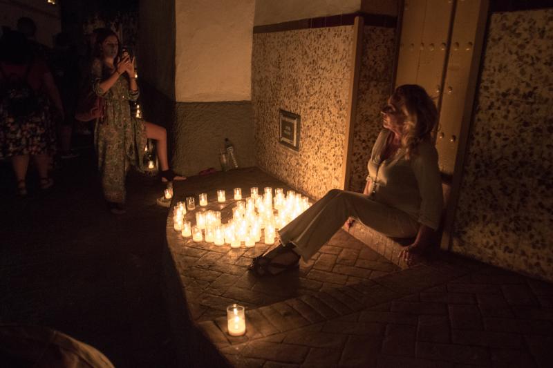 Velas, zocos o talleres dan vida al encuentro, que este viernes recibió a Niña Pastori y que el domingo echa el cierre con Triana