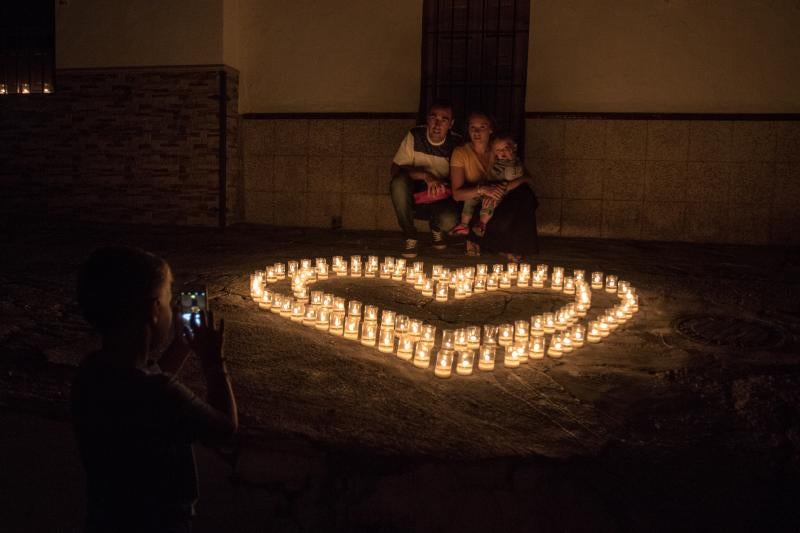 Velas, zocos o talleres dan vida al encuentro, que este viernes recibió a Niña Pastori y que el domingo echa el cierre con Triana