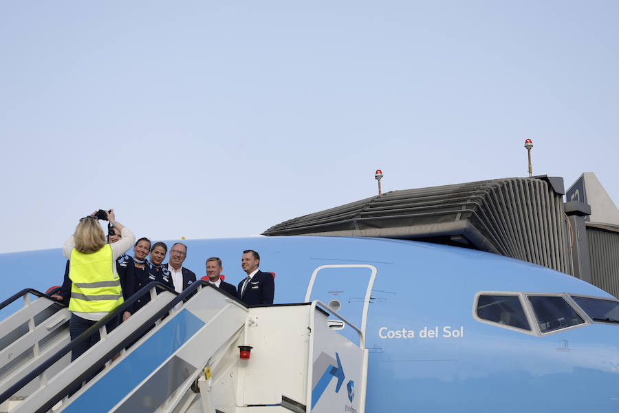 Un avión de la touroperadora TUI llevará el nombre de Costa del Sol por todo el mundo. La aeronave ha sido bautizada en el aeropuerto de Málaga.