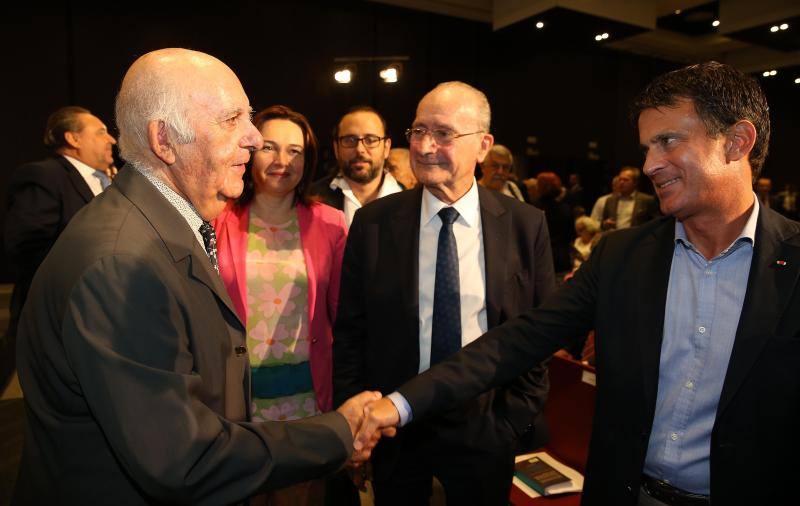 El desayuno-coloquio en colaboración con la Fundación Cajasol se celebró en el Hotel Barceló