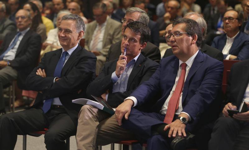 El desayuno-coloquio en colaboración con la Fundación Cajasol se celebró en el Hotel Barceló