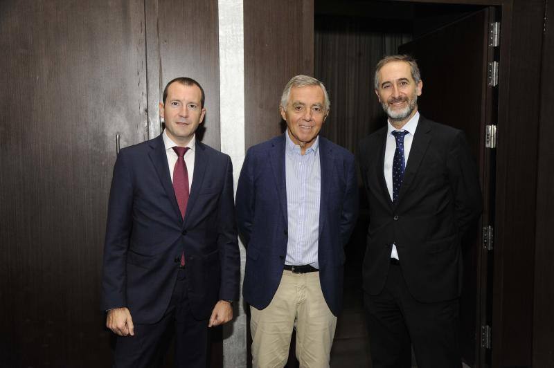 El desayuno-coloquio en colaboración con la Fundación Cajasol se celebró en el Hotel Barceló