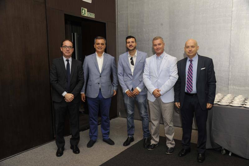 El desayuno-coloquio en colaboración con la Fundación Cajasol se celebró en el Hotel Barceló