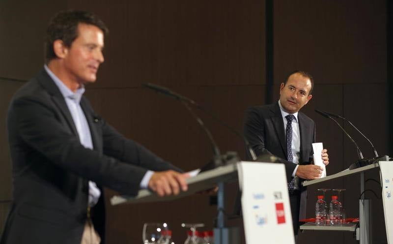 El desayuno-coloquio en colaboración con la Fundación Cajasol se celebró en el Hotel Barceló