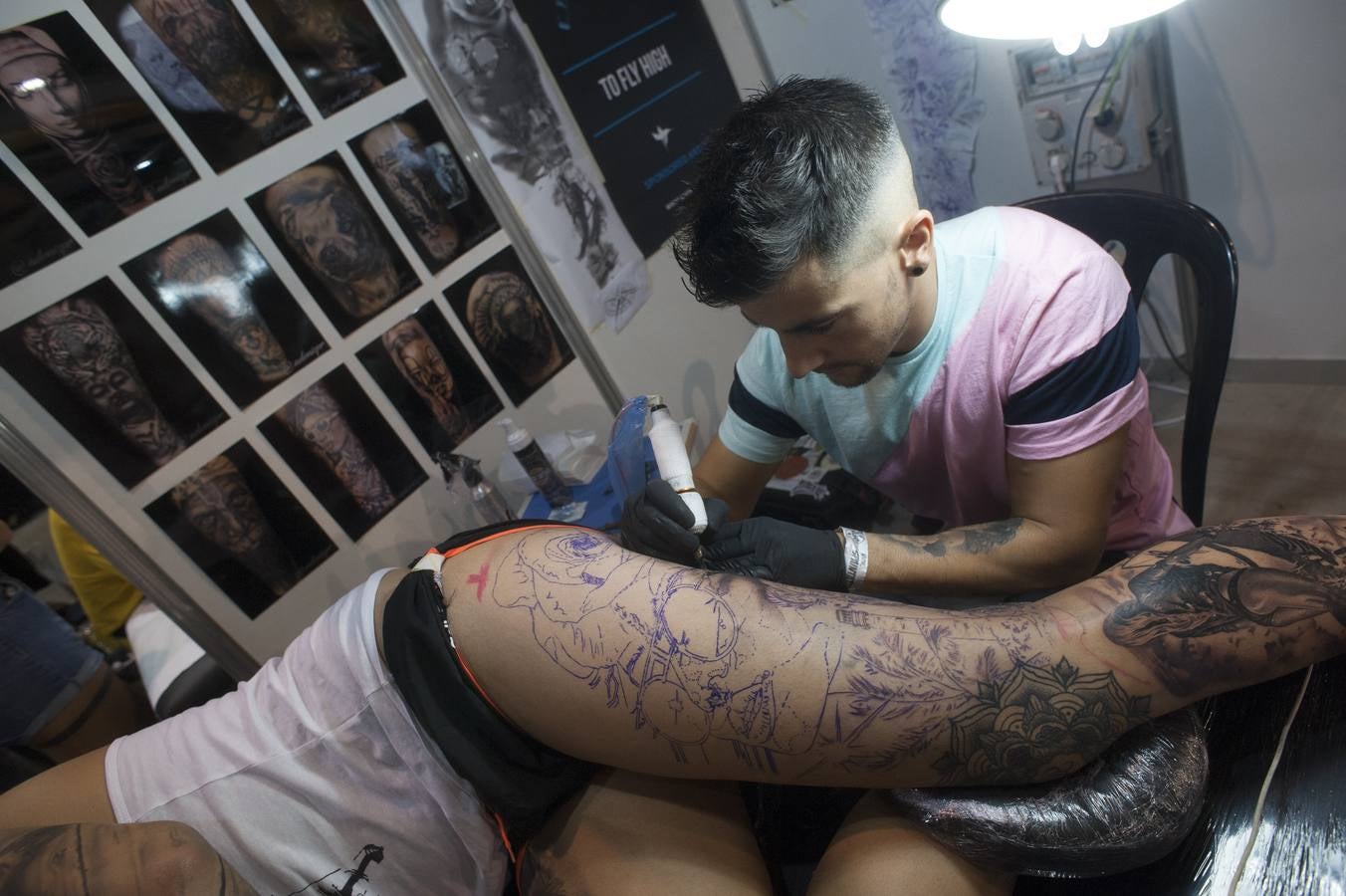 Todo por y para los tatuajes. Málaga celebra la quinta edición de este evento dedicado a este mundo, que acoge novedades y tendencias del sector y un gran número de oportunidedes de llevarse una nueva obra de profesional tatuador. 