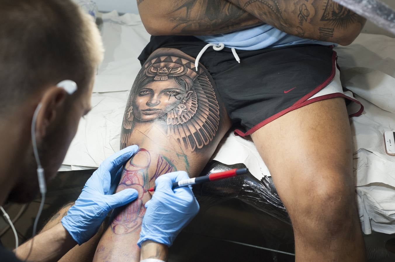 Todo por y para los tatuajes. Málaga celebra la quinta edición de este evento dedicado a este mundo, que acoge novedades y tendencias del sector y un gran número de oportunidedes de llevarse una nueva obra de profesional tatuador. 