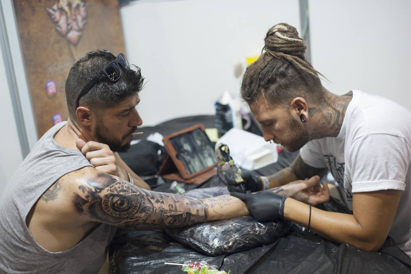 Todo por y para los tatuajes. Málaga celebra la quinta edición de este evento dedicado a este mundo, que acoge novedades y tendencias del sector y un gran número de oportunidedes de llevarse una nueva obra de profesional tatuador. 