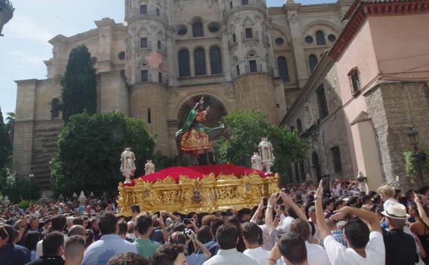 El trono con la imagen de Nuestro Padre Jesús a su Entrada en Jerusalén en la calle Císter. 