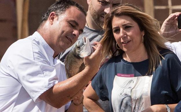 Susana Díaz y el cocinero Ángel León en Puerto de Santamaría.