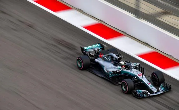 Lewis Hamilton durante la sesión de entrenamiento del GP de Rusia