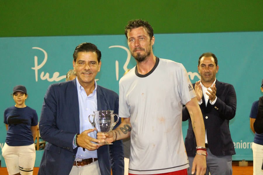 Juan Carlos Ferrero se lleva el torneo tras ganar a Safin