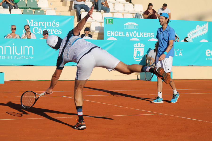 Juan Carlos Ferrero se lleva el torneo tras ganar a Safin