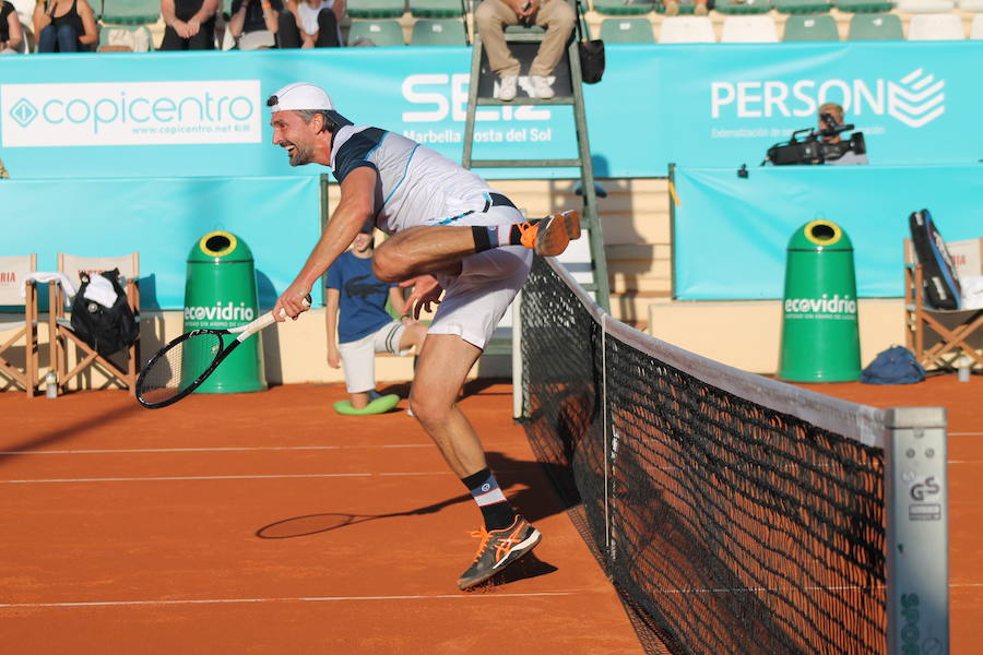 Juan Carlos Ferrero se lleva el torneo tras ganar a Safin