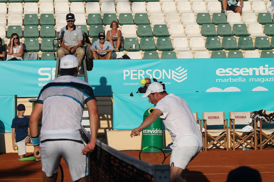 Juan Carlos Ferrero se lleva el torneo tras ganar a Safin