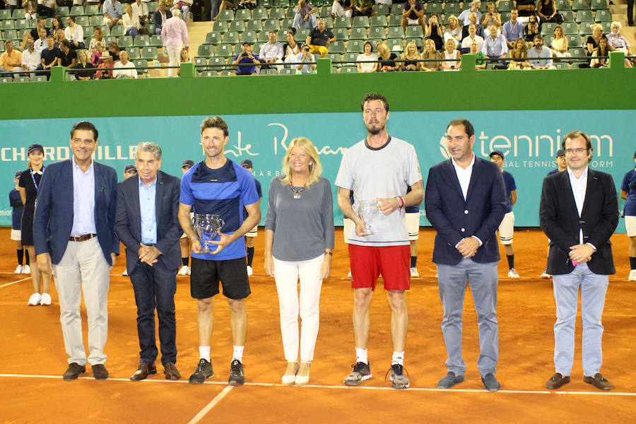 Juan Carlos Ferrero se lleva el torneo tras ganar a Safin