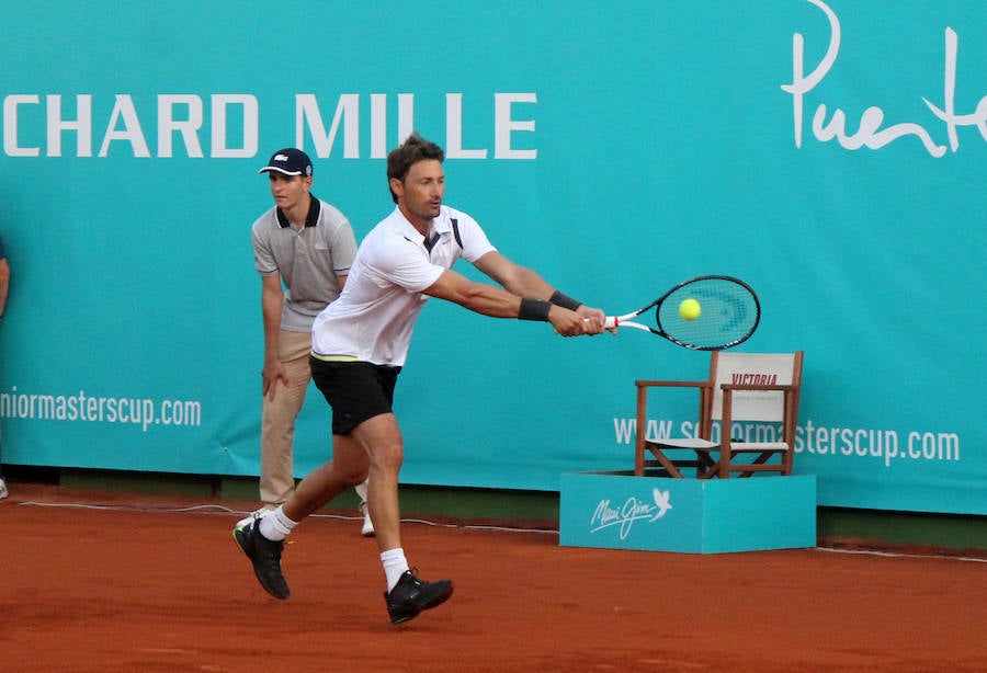 Juan Carlos Ferrero se lleva el torneo tras ganar a Safin