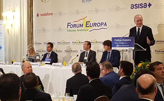 El alcalde, durante su intervención en el desayuno informativo de Nueva Economía Fórum