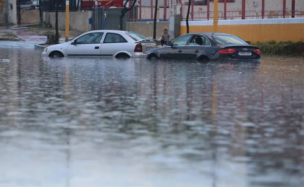 Balsas de agua en el polígono Guadalhorce. 