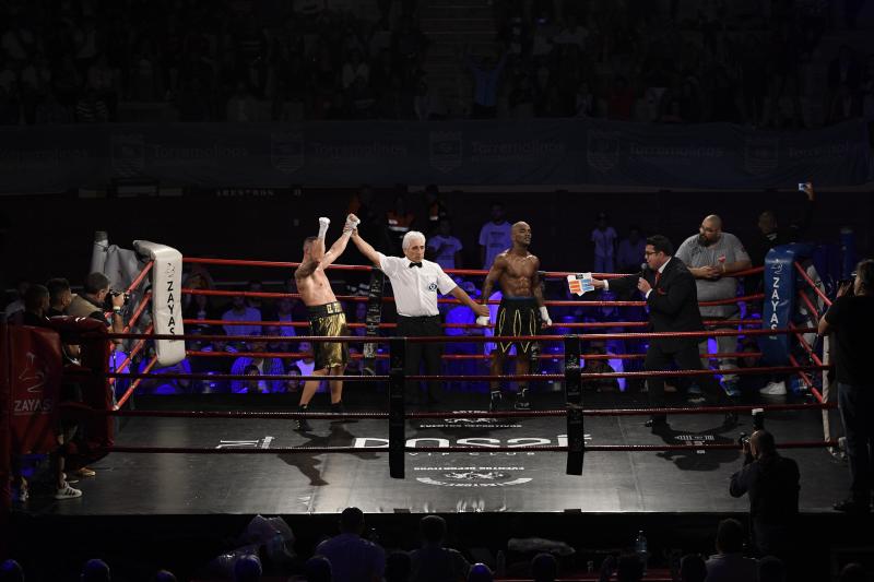 Ronny Alexander «El llanero» Landaeta vence a Anatoli Hunanyan y se proclama campeón de la Unión Europea del peso supermedio