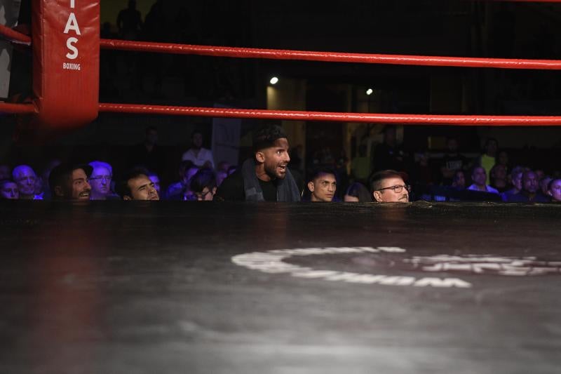 Ronny Alexander «El llanero» Landaeta vence a Anatoli Hunanyan y se proclama campeón de la Unión Europea del peso supermedio