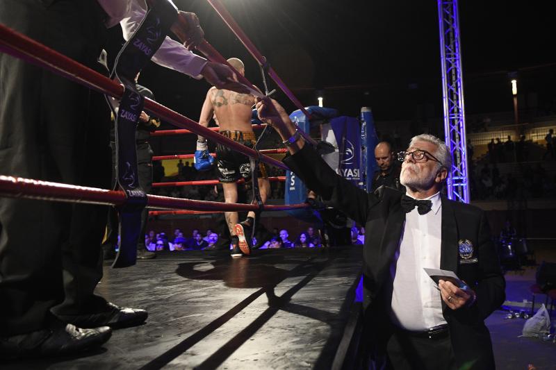 Ronny Alexander «El llanero» Landaeta vence a Anatoli Hunanyan y se proclama campeón de la Unión Europea del peso supermedio