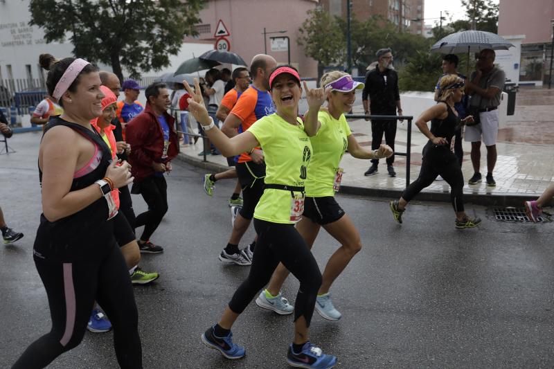 El Distrito Carretera de Cádiz acogió este domingo la carrera que discurre entre estos dos barrios de la capital y en el que han participado unos 700 corredores