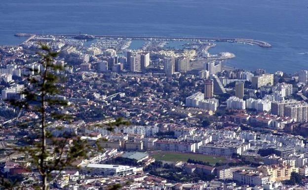 Detienen en Benalmádena tras darse a la fuga en un control a un hombre buscado por asesinato 