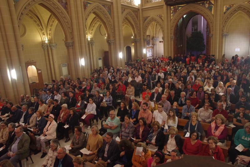 Este histórico acontecimiento ha llenado la ciudad de fieles llegados desde diferentes puntos. Vigilia en el Sagrado Corazón previa a la beatificación del padre Tiburcio Arnaiz