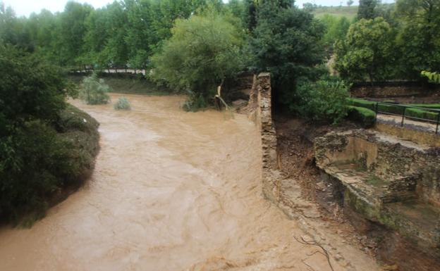 La lluvia se lleva por delante el muro de los Baños Árabes de Ronda, los mejor conservados de la Península