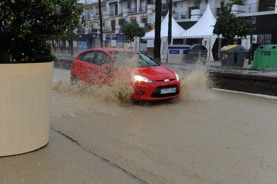 Calles anegadas en Estepona