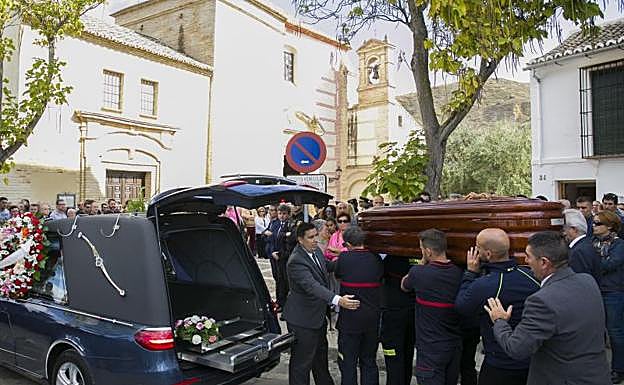 Funeral por José Gil. 