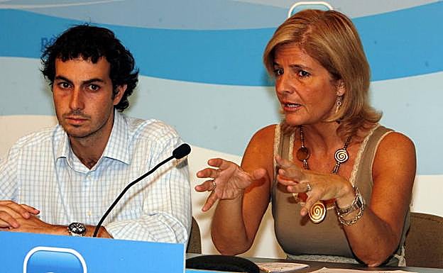 Miguel Ángel Ruiz, en una imagen de archivo con Esperanza Oña. 