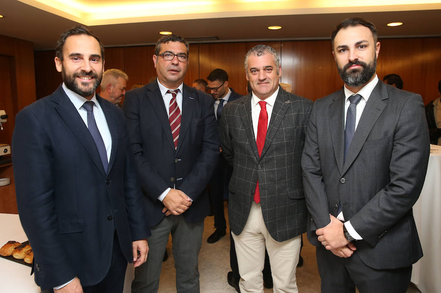 El consejero de Turismo y Deporte de la Junta de Andalucía, Francisco Javier Fernández, ha participado en un Foro SUR en el hotel NH Málaga