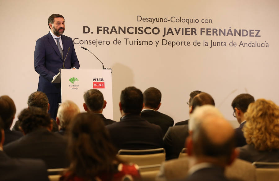 El consejero de Turismo y Deporte de la Junta de Andalucía, Francisco Javier Fernández, ha participado en un Foro SUR en el hotel NH Málaga