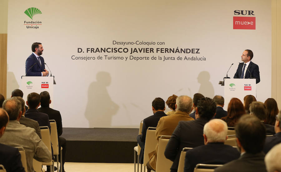 El consejero de Turismo y Deporte de la Junta de Andalucía, Francisco Javier Fernández, ha participado en un Foro SUR en el hotel NH Málaga