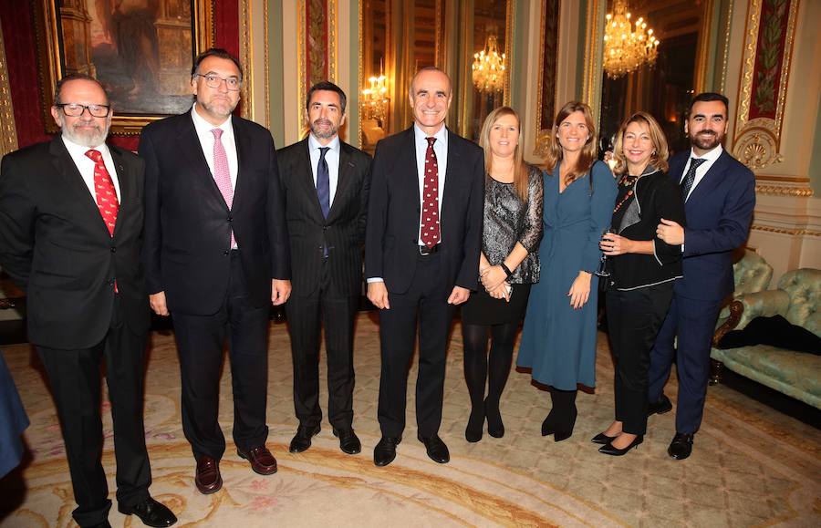 La cena organizada por Prensa Malagueña en la WTM SUR reúne a los máximos responsables del turismo nacional, regional y local en un mismo foro