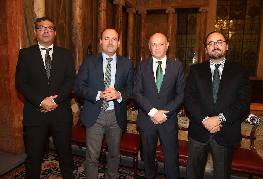 La cena organizada por Prensa Malagueña en la WTM SUR reúne a los máximos responsables del turismo nacional, regional y local en un mismo foro