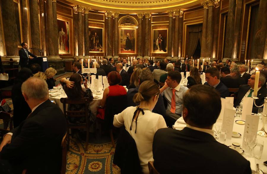 La cena organizada por Prensa Malagueña en la WTM SUR reúne a los máximos responsables del turismo nacional, regional y local en un mismo foro